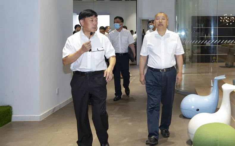 浙江省政協副主席周國輝一行到圣奧辦公家具調研
